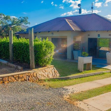 Douglas Lodge & Apartments Lilongwe Esterno foto