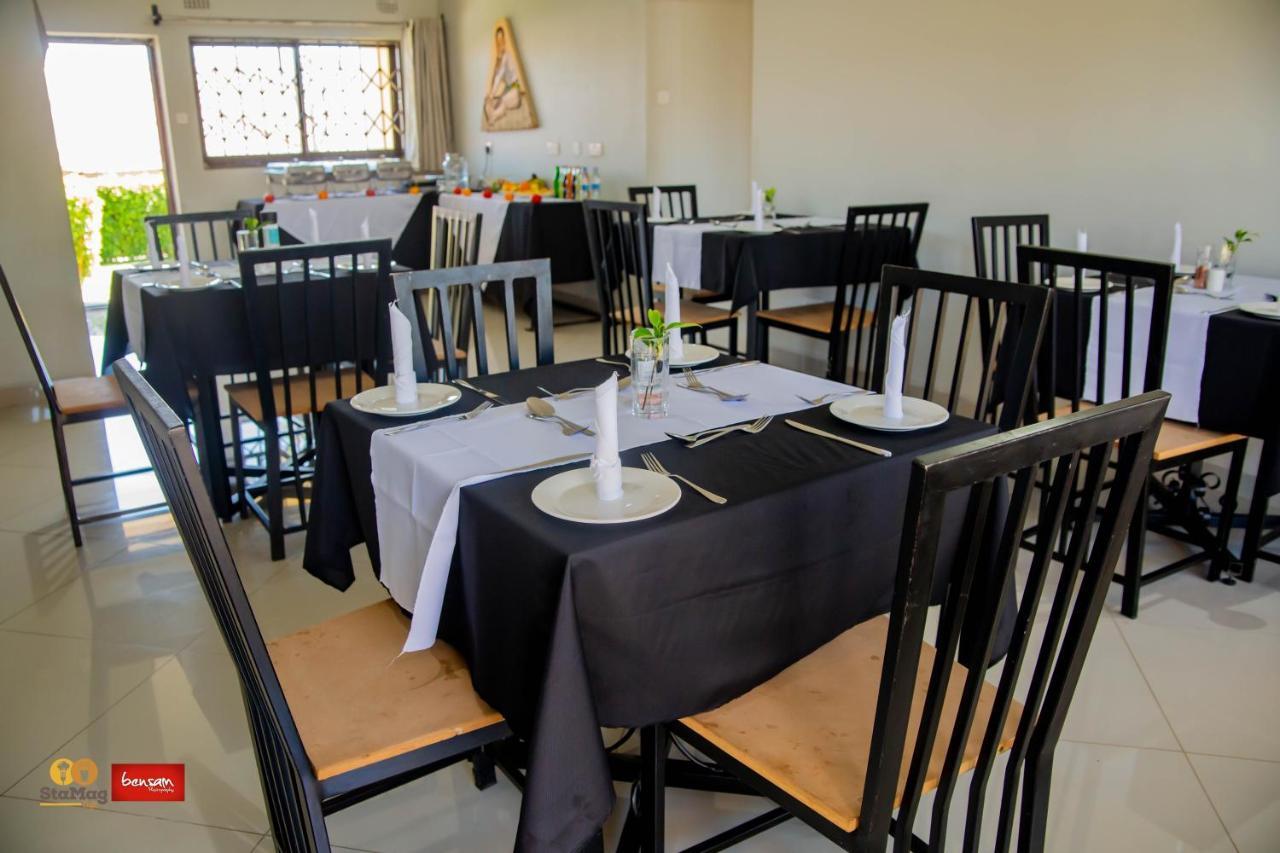 Douglas Lodge & Apartments Lilongwe Esterno foto