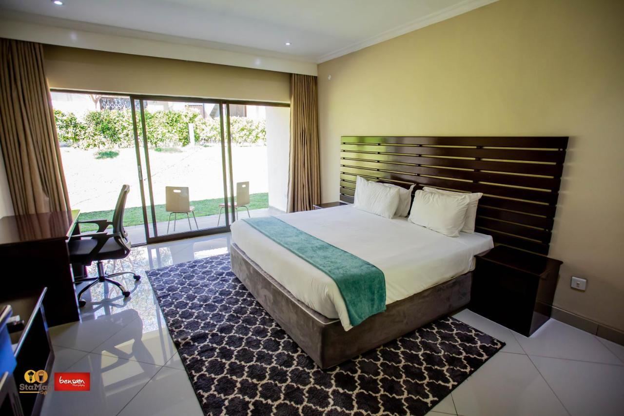 Douglas Lodge & Apartments Lilongwe Esterno foto