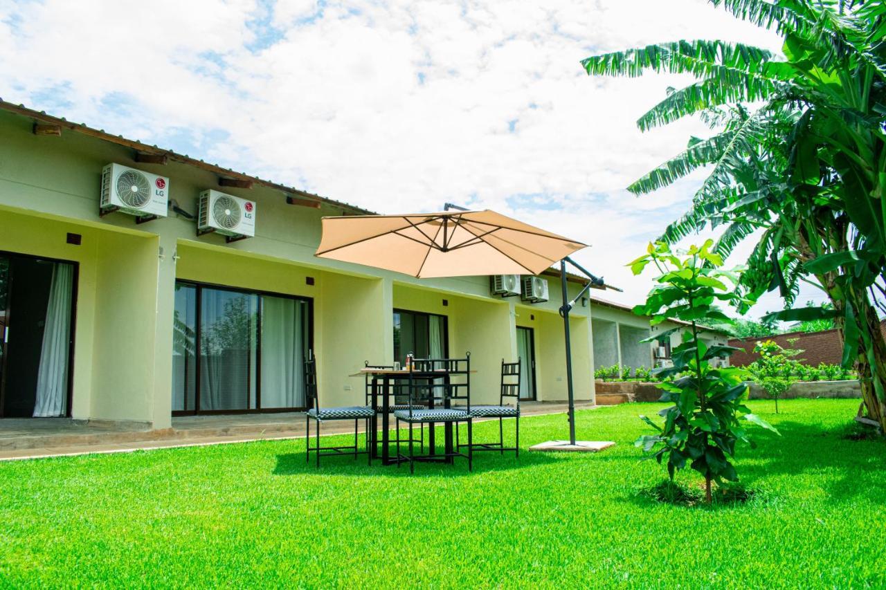 Douglas Lodge & Apartments Lilongwe Esterno foto