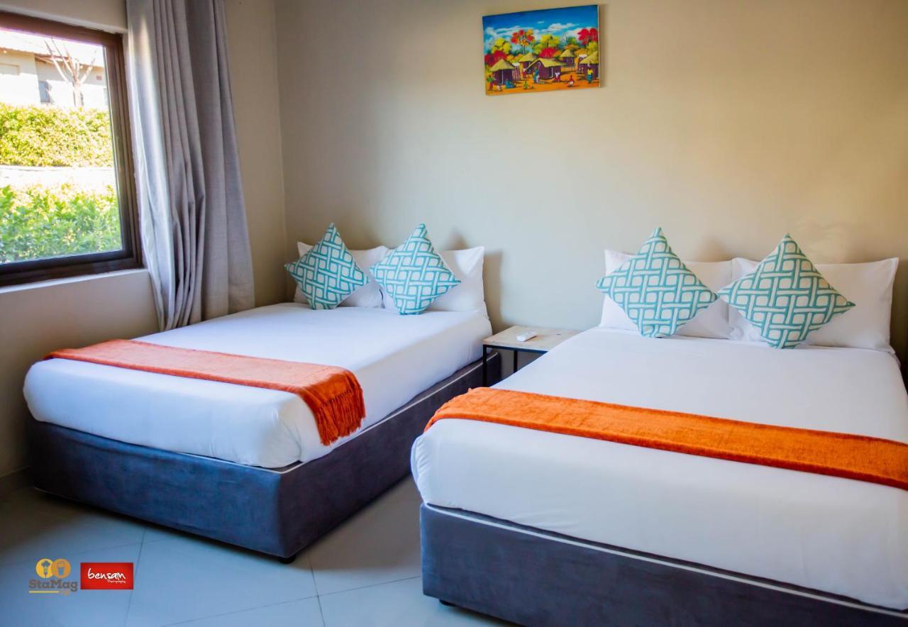 Douglas Lodge & Apartments Lilongwe Esterno foto