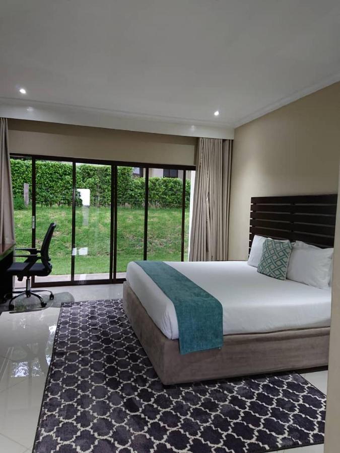 Douglas Lodge & Apartments Lilongwe Esterno foto