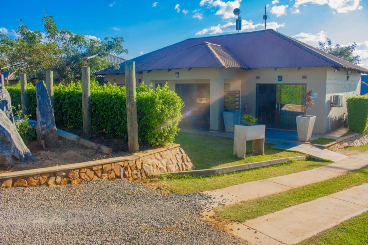 Douglas Lodge & Apartments Lilongwe Esterno foto